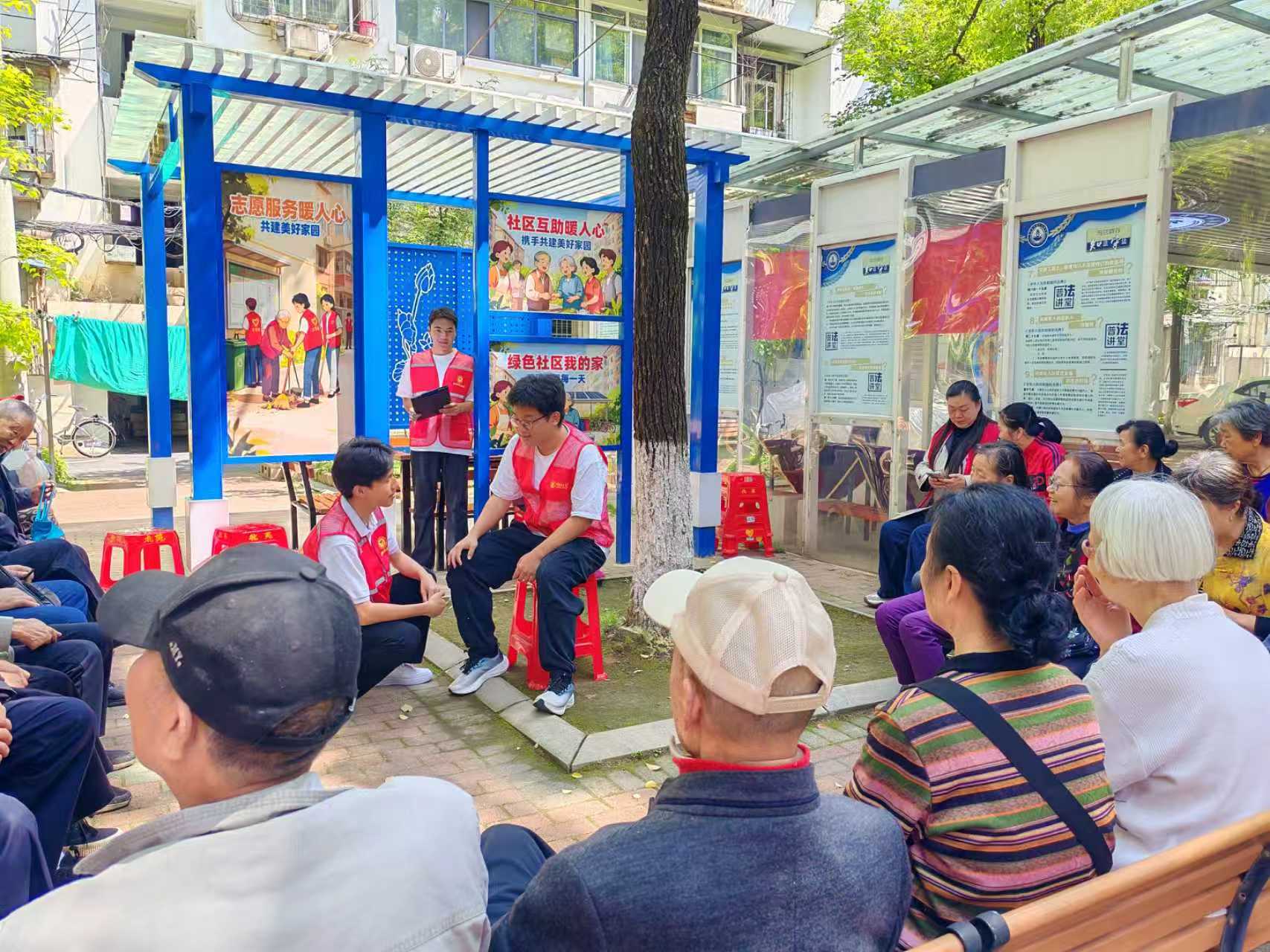 转载：楼栋前演起“普法小剧场” 北苑社区把法律知识送到“家门口”